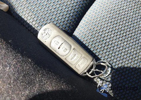 2020 Toyota Yaris Le from USA, damaged, VIN 3MYDLBYV4LY704010